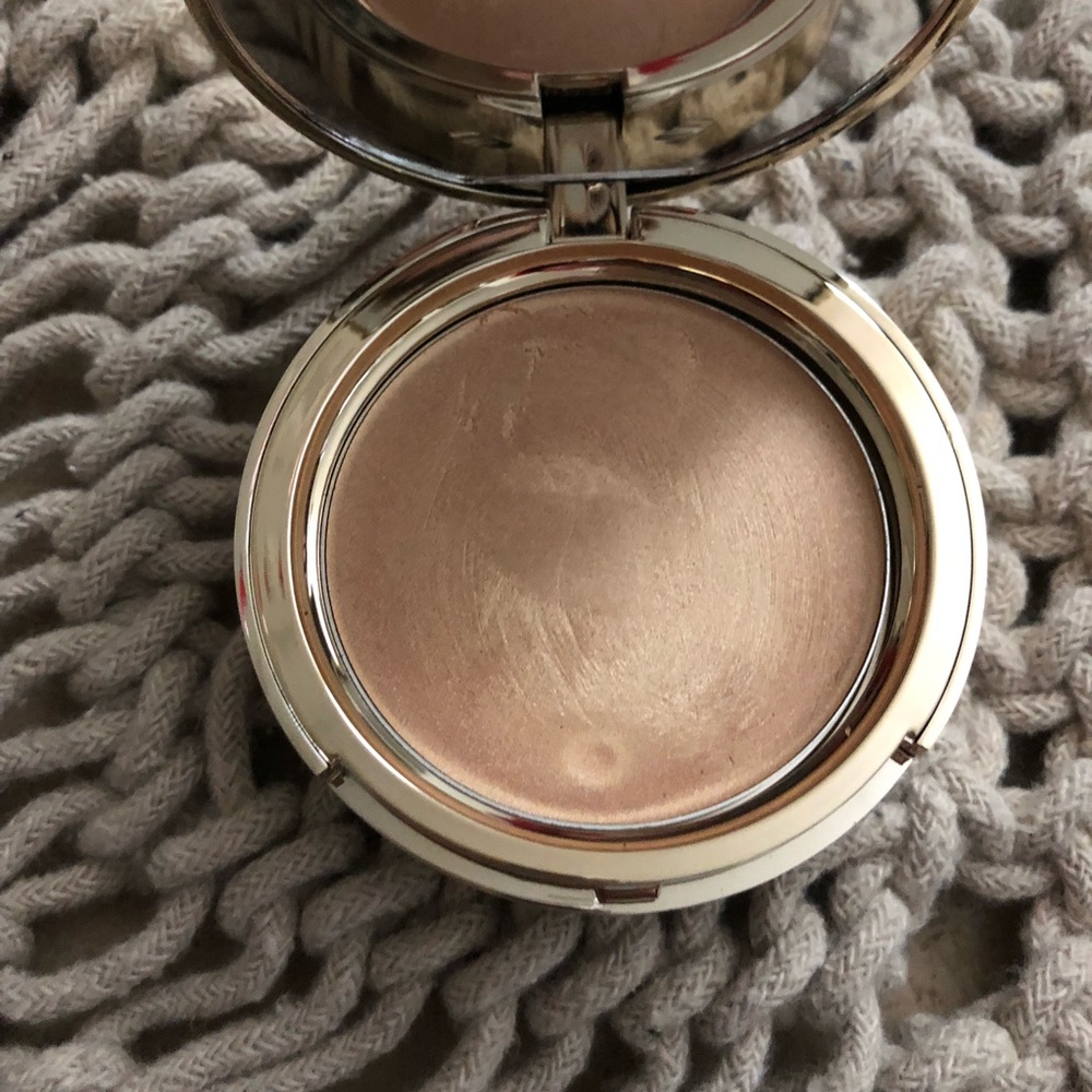 bareMinerals•Gold Obsession Illuminator + brush - Picture 3 of 6